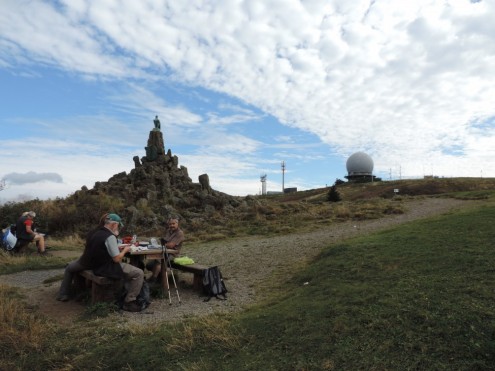 16 09 16 Rast und Ruh beim Fliegerdenkmal Hochrhön
